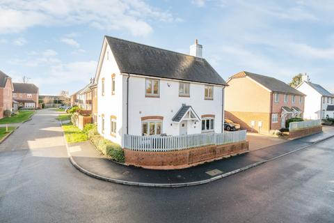 4 bedroom detached house for sale, Stroudfields, Petersfield, GU32