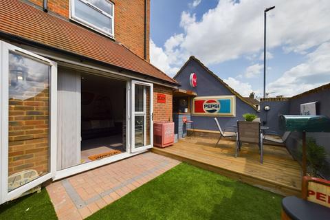 4 bedroom end of terrace house for sale, Millfield Mews, Folkestone