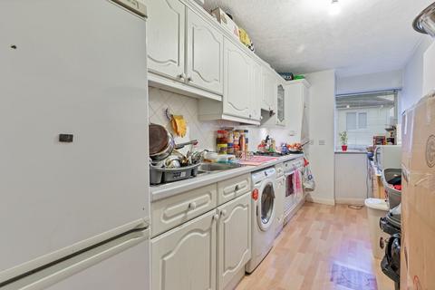 2 bedroom flat for sale, Walstead Lodge , Haywards Heath