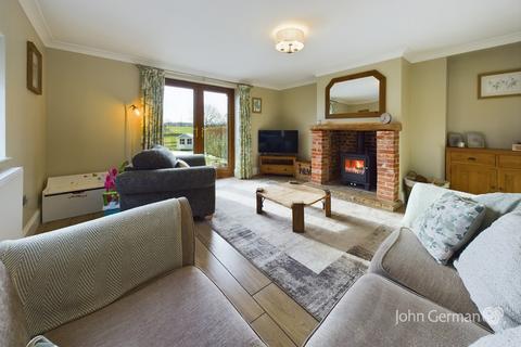 Fairview Stone Road, Field, Uttoxeter, ST14 8SG