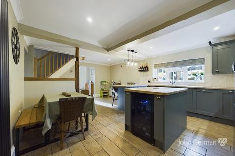Fairview Stone Road, Field, Uttoxeter, ST14 8SG