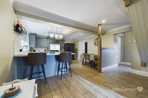 Fairview Stone Road, Field, Uttoxeter, ST14 8SG