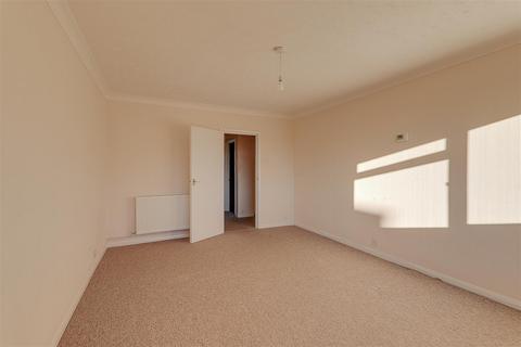 2 bedroom flat for sale, Wye House, Downview Road, Worthing BN11