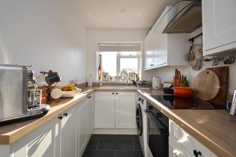 1 bedroom flat for sale, Farmlands Close, St. Leonards-On-Sea