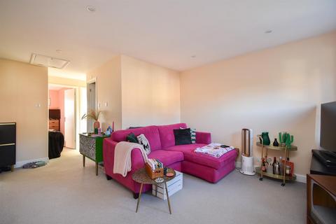 1 bedroom flat for sale, Farmlands Close, St. Leonards-On-Sea