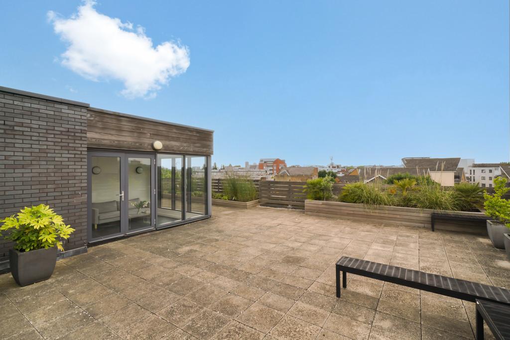 Roof terrace and sun room