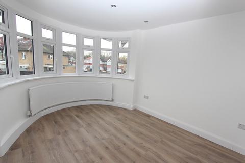 2 bedroom flat to rent, Merton Road, Harrow