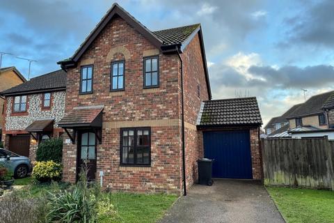 3 bedroom detached house for sale, Gill Close, Heybridge