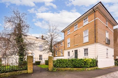 1 bedroom apartment for sale, Lysander Gardens, Surbiton KT6