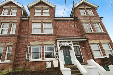 4 bedroom terraced house to rent, Prospect Road, Tunbridge Wells TN2