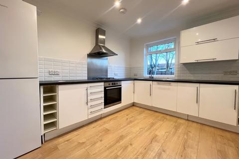 2 bedroom end of terrace house to rent, Newark Road, South Croydon