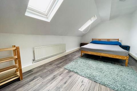 1 bedroom flat to rent, Gilbey Road, London SW17