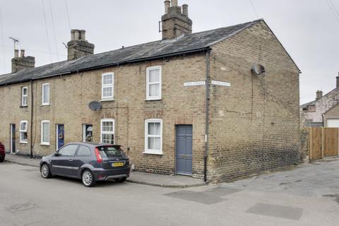 2 bedroom end of terrace house to rent, Luke Street, Eynesbury PE19