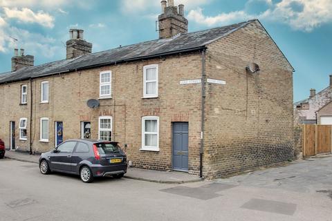 2 bedroom end of terrace house to rent, Luke Street, Eynesbury PE19