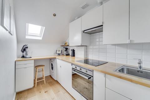 1 bedroom apartment for sale, Caledonian Road, Islington, London, N1