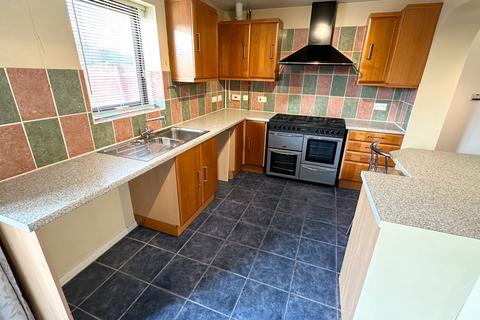 3 bedroom semi-detached house to rent, Bannerman Drive, Brackley