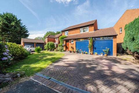 Fenwick Close, Surrey GU21