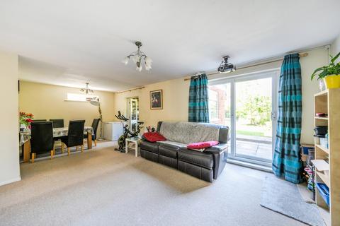 4 bedroom detached house for sale, Fenwick Close, Surrey GU21