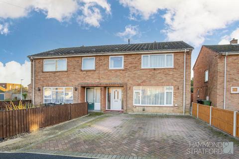 3 bedroom semi-detached house for sale, Halford Close, Attleborough