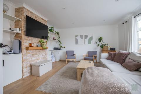 6 Halford Close, Attleborough, NR17 2HY