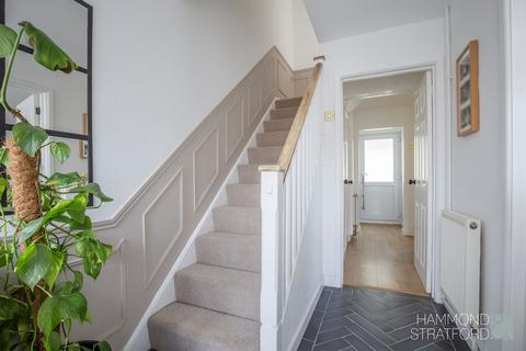 6 Halford Close, Attleborough, NR17 2HY