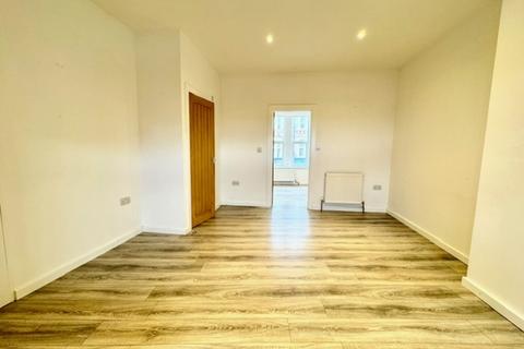 1 bedroom apartment to rent, George Lane, London E18