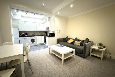 1 bedroom flat to rent, Margravine Gardens, Barons Court, London