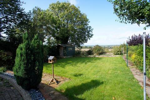 3 bedroom detached bungalow to rent, Rope Yard, Swindon SN4