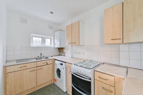 2 bedroom flat to rent, Glencairn Road, Streatham, SW16