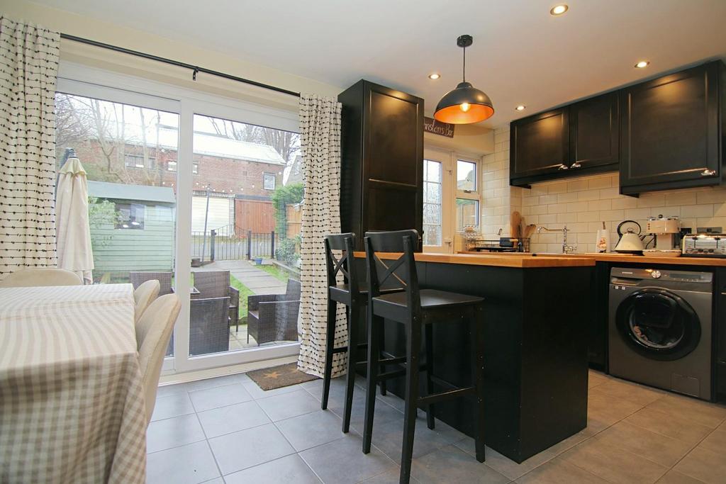 Dining kitchen