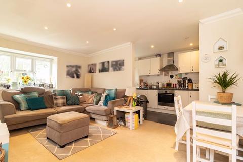 2 bedroom maisonette to rent, 1a Stanstead Close, Caterham