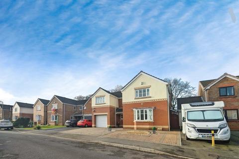 5 bedroom detached house for sale, Clos Cae Pwll, Treharris, CF46