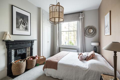 30a Almorah Road, London, N1 3EU