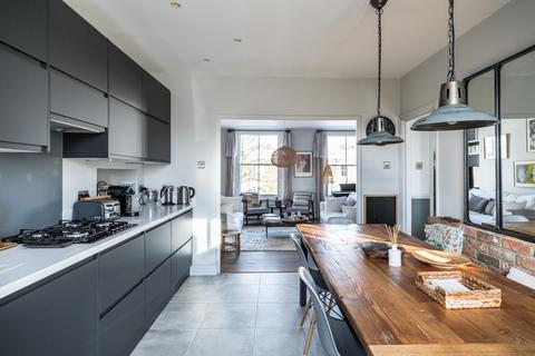 30a Almorah Road, London, N1 3EU