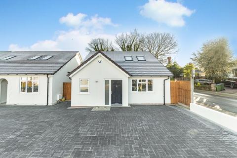 2 bedroom detached bungalow for sale, Baldwyns Park, Bexley