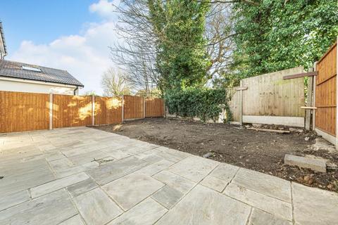 2 bedroom detached bungalow for sale, Baldwyns Park, Bexley