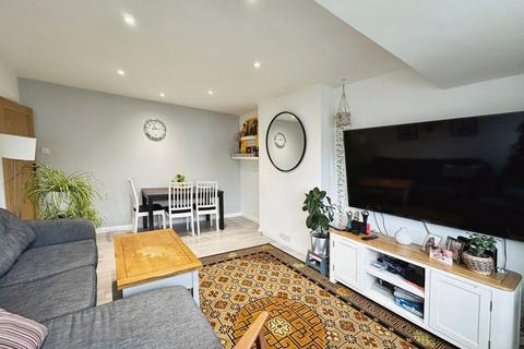 2 bedroom maisonette for sale, Westmere Drive, London