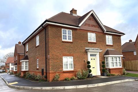 4 bedroom detached house for sale, Marble Place, Alfold