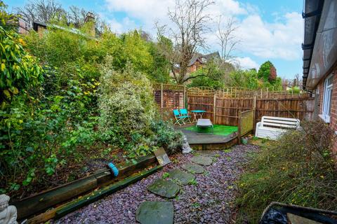 40 Chalk Road, Godalming, GU7 2AD