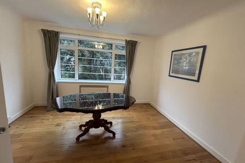 3 bedroom apartment to rent, Argyle Road, London