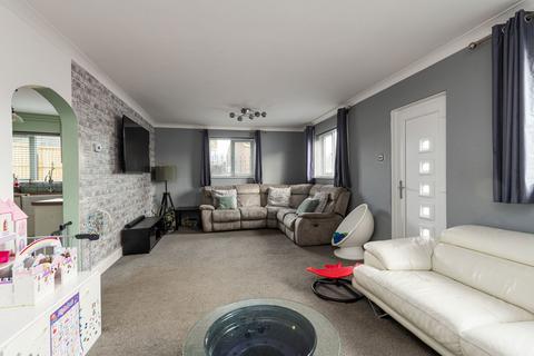 3 bedroom end of terrace house for sale, Gordon Avenue, Queenborough ME11