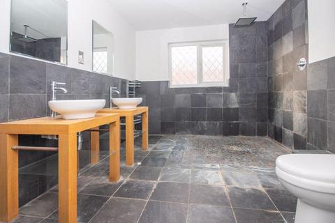 6 Dickens Dell, Totton, Southampton, SO40 8FJ