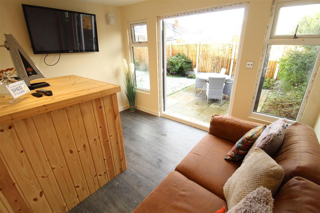 Summerhouse / Bar