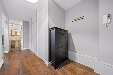 7, Pamir Court, 36 Worcester Road, Sutton, SM2 6PJ