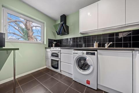 7, Pamir Court, 36 Worcester Road, Sutton, SM2 6PJ