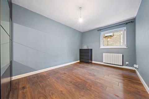 7, Pamir Court, 36 Worcester Road, Sutton, SM2 6PJ