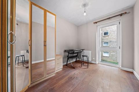 7, Pamir Court, 36 Worcester Road, Sutton, SM2 6PJ