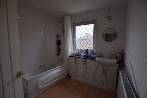 2 bedroom semi-detached house to rent, Devonshire Drive, Nottingham