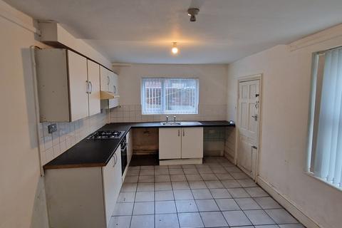 3 bedroom terraced house to rent, Chepstow Street, Liverpool