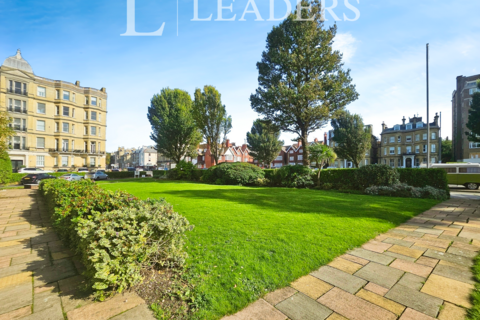 2 bedroom flat to rent, Coombe Lea, Grand Avenue, Hove